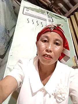 Snapshot of me-cute chatting on 10/12/25, 12:26 me-cute online show from 10/12/25, 12:26