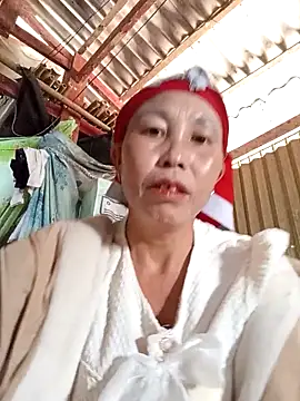 Snapshot of me-cute chatting on 10/20/25, 01:17 me-cute online show from 10/20/25, 01:17