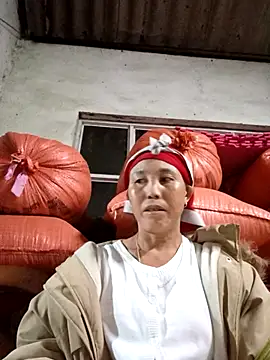 Snapshot of me-cute chatting on 10/24/25, 11:28 me-cute online show from 10/24/25, 11:28