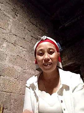 Snapshot of me-cute chatting on 10/26/25, 01:28 me-cute online show from 10/26/25, 01:28