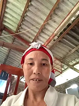 Snapshot of me-cute chatting on 10/27/25, 01:42 me-cute online show from 10/27/25, 01:42