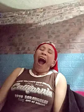 Snapshot of me-cute chatting on 10/27/25, 10:47 me-cute online show from 10/27/25, 10:47