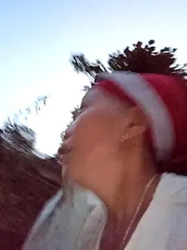 Snapshot of me-cute chatting on 10/28/25, 10:52 me-cute online show from 10/28/25, 10:52