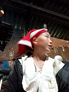 Snapshot of me-cute chatting on 10/29/25, 11:28 me-cute online show from 10/29/25, 11:28