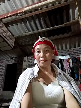 Snapshot of me-cute chatting on 10/30/25, 11:44 me-cute online show from 10/30/25, 11:44