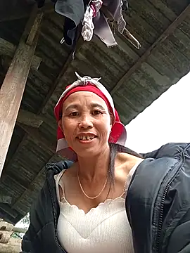 Snapshot of me-cute chatting on 10/30/25, 11:49 me-cute online show from 10/30/25, 11:49