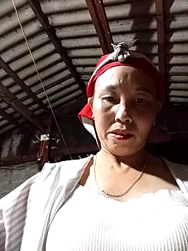 Snapshot of me-cute chatting on 10/31/25, 11:55 me-cute online show from 10/31/25, 11:55