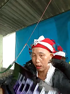 Snapshot of me-cute chatting on 11/01/25, 12:23 me-cute online show from 11/01/25, 12:23