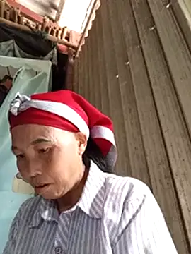 Snapshot of me-cute chatting on 11/05/25, 07:41 me-cute online show from 11/05/25, 07:41