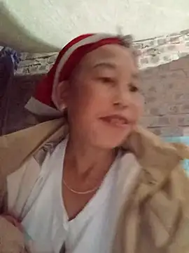 Snapshot of me-cute chatting on 11/06/25, 10:54 me-cute online show from 11/06/25, 10:54