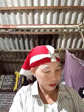 Snapshot of me-cute chatting on 11/07/25, 11:32 me-cute online show from 11/07/25, 11:32