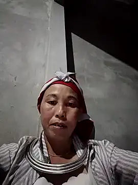 Snapshot of me-cute chatting on 11/09/25, 06:17 me-cute online show from 11/09/25, 06:17