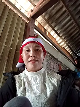 Snapshot of me-cute chatting on 11/13/25, 01:37 me-cute online show from 11/13/25, 01:37