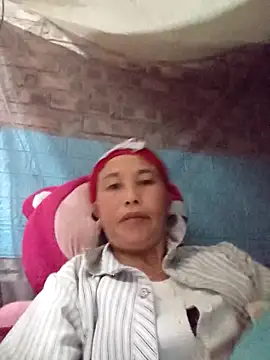 Snapshot of me-cute chatting on 11/15/25, 10:37 me-cute online show from 11/15/25, 10:37