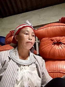 Snapshot of me-cute chatting on 11/16/25, 11:38 me-cute online show from 11/16/25, 11:38