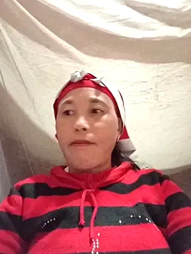 Snapshot of me-cute chatting on 11/18/25, 06:40 me-cute online show from 11/18/25, 06:40