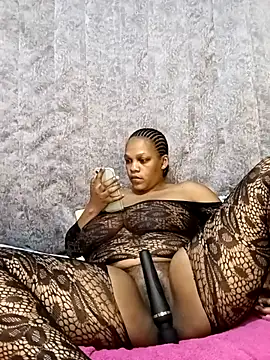 HappygalTheQueen online show from 11/25/25, 07:36