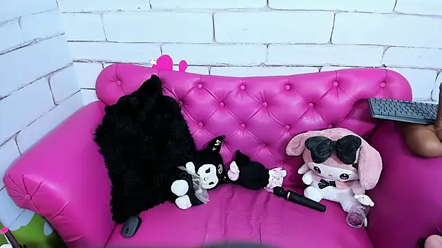 Snapshot of SafiroAgataaa chatting on 10/11/25, 08:40 SafiroAgataaa online show from 10/11/25, 08:40