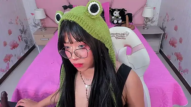 Snapshot of SafiroAgataaa chatting on 10/26/25, 08:31 SafiroAgataaa online show from 10/26/25, 08:31