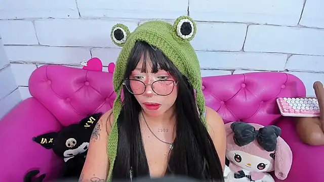 Snapshot of SafiroAgataaa chatting on 11/15/25, 02:53 SafiroAgataaa online show from 11/15/25, 02:53