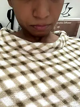 Snapshot of HeerStd chatting on 11/13/25, 05:12 HeerStd online show from 11/13/25, 05:12