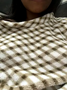 Snapshot of HeerStd chatting on 11/14/25, 06:01 HeerStd online show from 11/14/25, 06:01