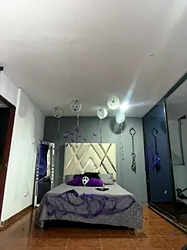 Sophia moons online show from 10/24/25, 03:14