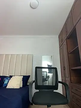 Sophia moons online show from 10/24/25, 07:43