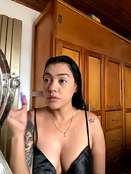 Snapshot of emilylope chatting on 09/13/25, 06:51 emilylope online show from 09/13/25, 06:51