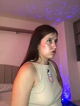 BrunnetAri  online show from 10/11/25, 02:37