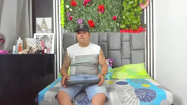 Hornycouple Hot online show from 11/07/25, 08:20