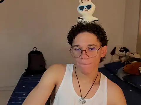 Snapshot of Tom_Blues chatting on 10/24/25, 01:29 Tom Blues online show from 10/24/25, 01:29