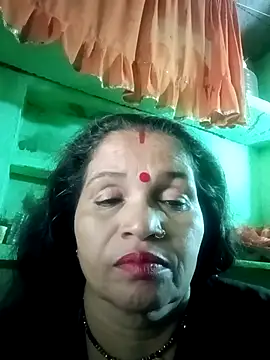 Manavi x online show from 10/13/25, 10:04