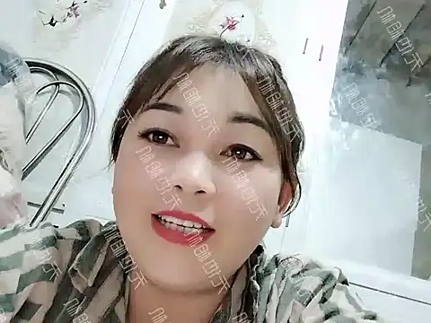 Lyly nuce online show from 10/30/25, 08:16