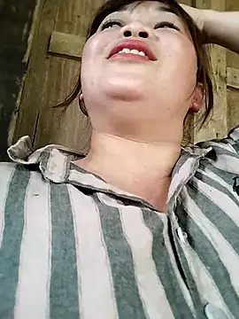 Lyly nuce online show from 11/05/25, 07:52