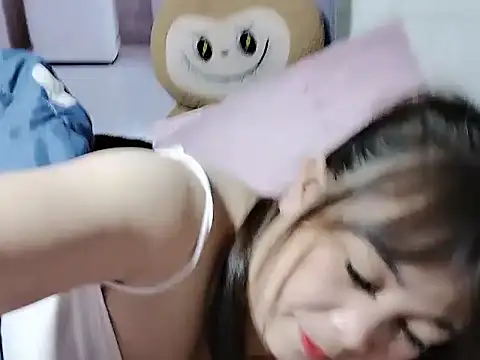 Lyly nuce online show from 11/13/25, 01:21