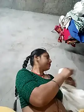 Sandhya x online show from 10/19/25, 08:42