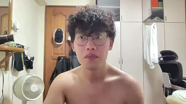 Passionatetwink2 online show from 11/08/25, 04:18