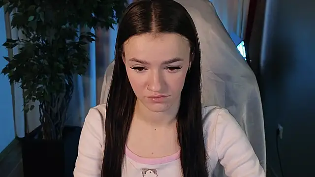 E l i z e  online show from 10/17/25, 05:21