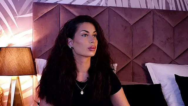 Snapshot of EvaRhea chatting on 10/15/25, 02:55 EvaRhea online show from 10/15/25, 02:55