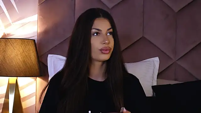 Snapshot of EvaRhea chatting on 10/22/25, 02:56 EvaRhea online show from 10/22/25, 02:56