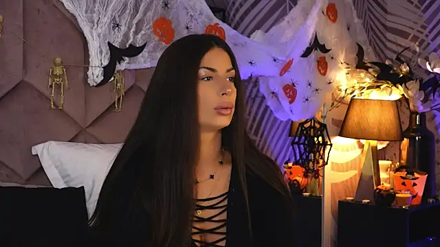 Snapshot of EvaRhea chatting on 10/31/25, 03:51 EvaRhea online show from 10/31/25, 03:51