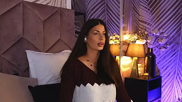 Snapshot of EvaRhea chatting on 11/18/25, 03:45 EvaRhea online show from 11/18/25, 03:45