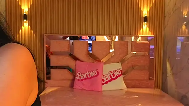 m eris s online show from 10/31/25, 01:45