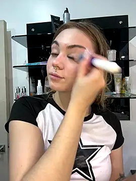 LunaMillie online show from 10/21/25, 09:10