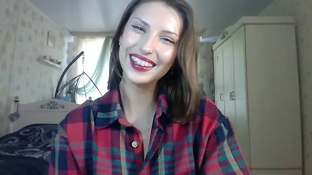 Snapshot of RuxaShade chatting on 10/06/25, 11:07 RuxaShade online show from 10/06/25, 11:07