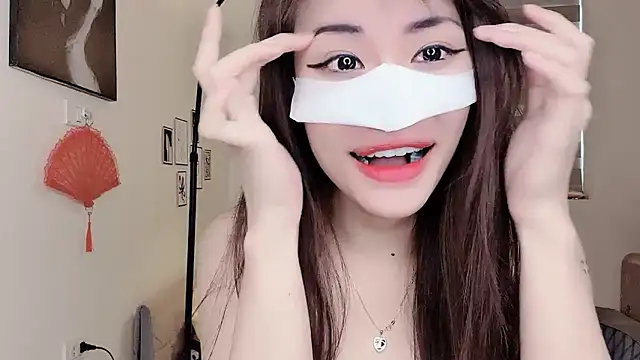 MaiLiiil online show from 09/14/25, 04:22