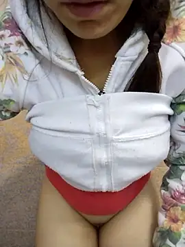 LenaBloomy online show from 10/16/25, 10:38