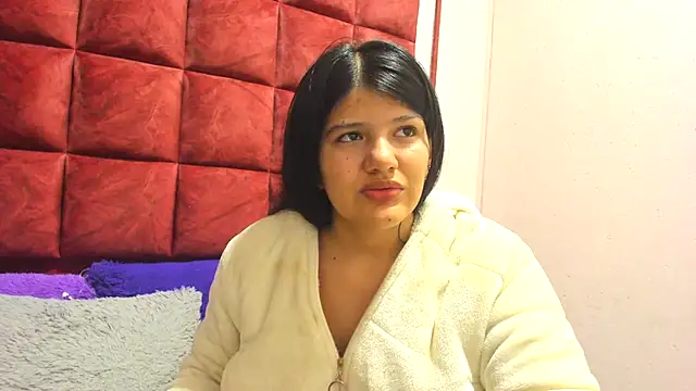 Snapshot of AANGELADIAZZ chatting on 10/15/25, 05:02 AANGELADIAZZ online show from 10/15/25, 05:02