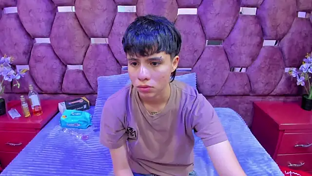 Bruno Cruzz online show from 10/22/25, 02:12